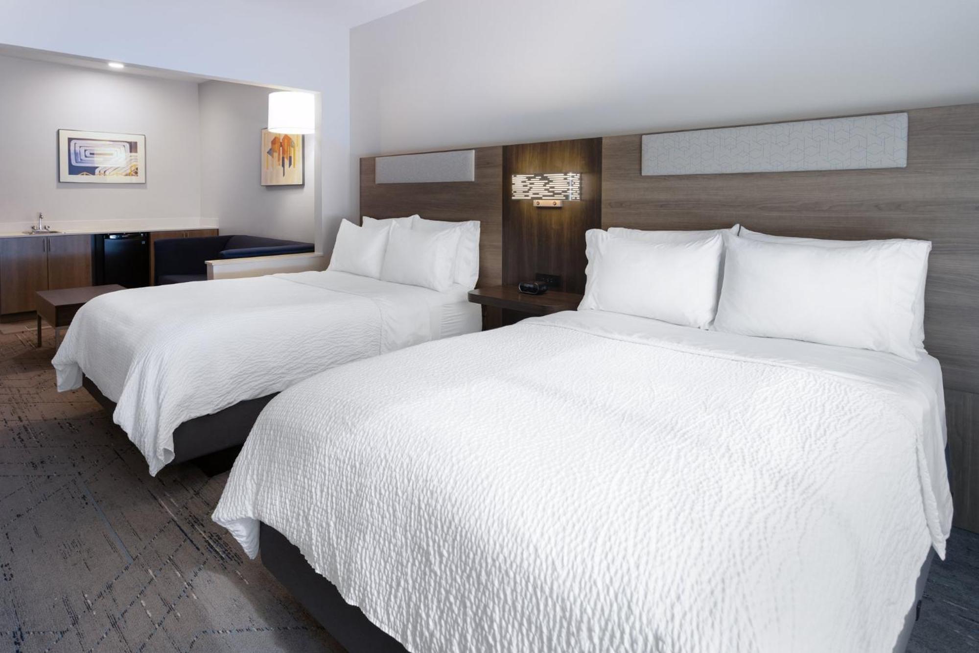 Holiday Inn Express Hotel & Suites Vineland Millville By Ihg Екстериор снимка