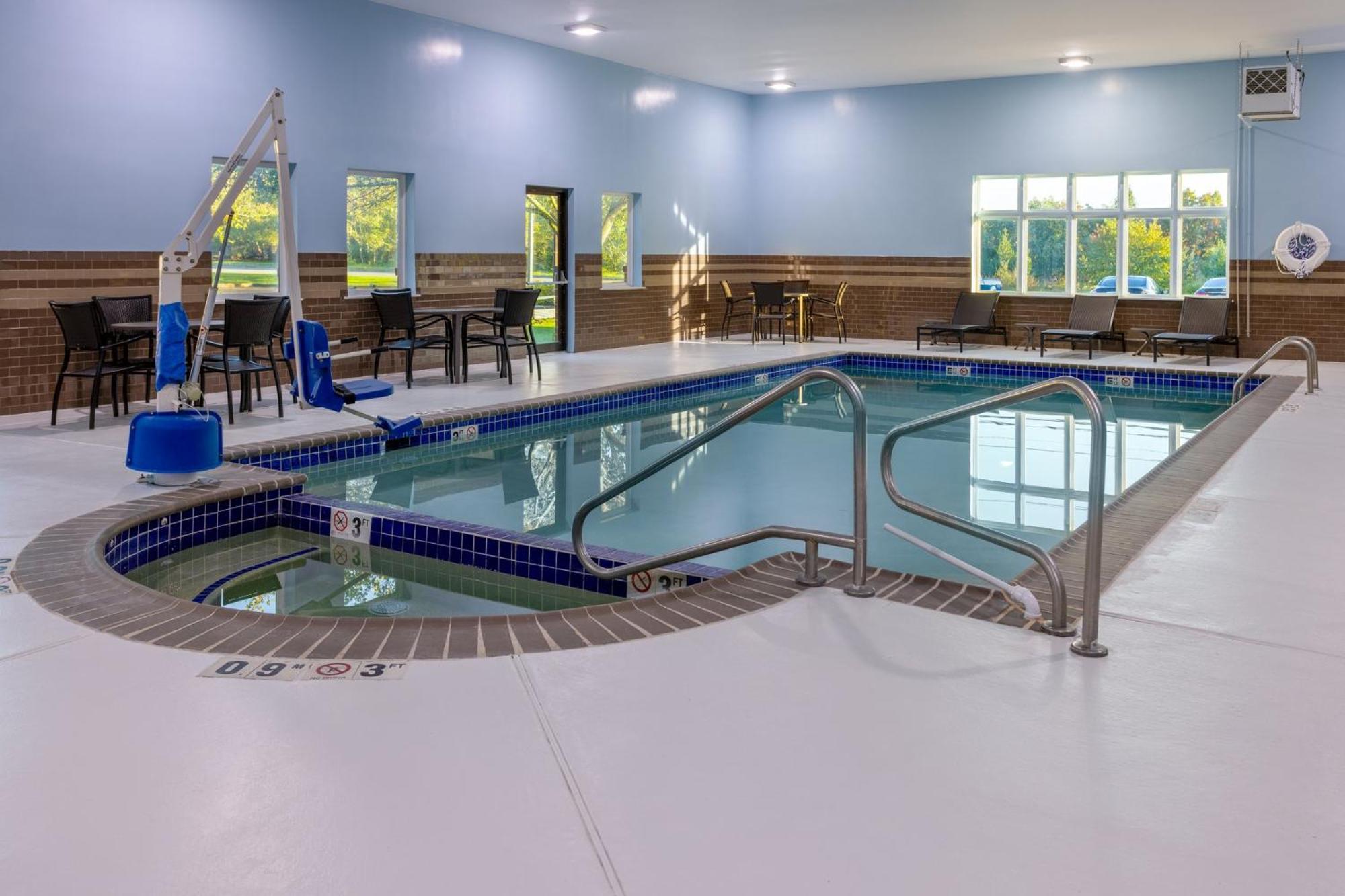 Holiday Inn Express Hotel & Suites Vineland Millville By Ihg Екстериор снимка
