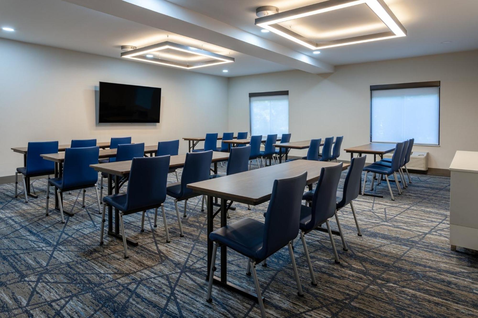 Holiday Inn Express Hotel & Suites Vineland Millville By Ihg Екстериор снимка