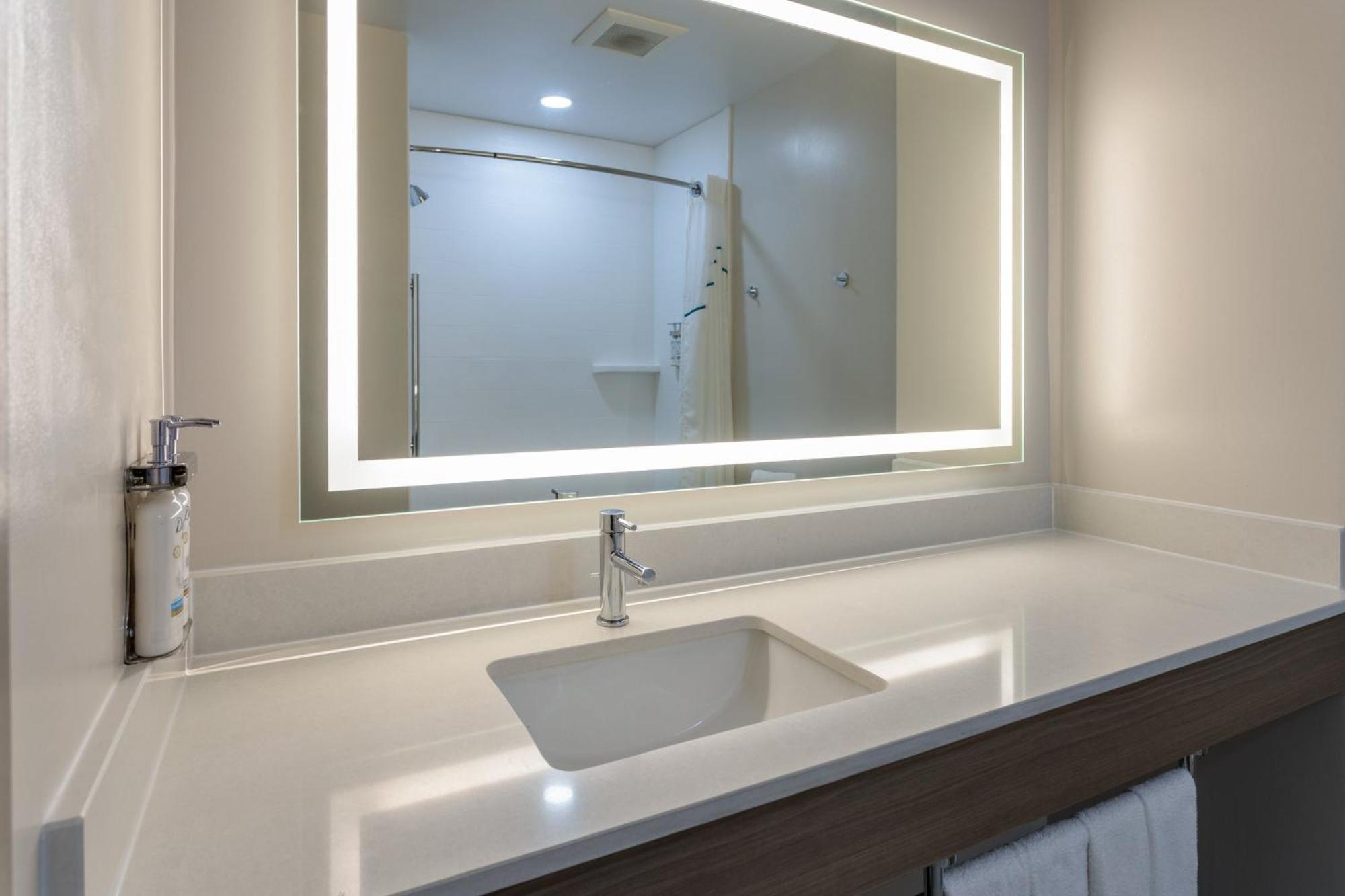 Holiday Inn Express Hotel & Suites Vineland Millville By Ihg Екстериор снимка