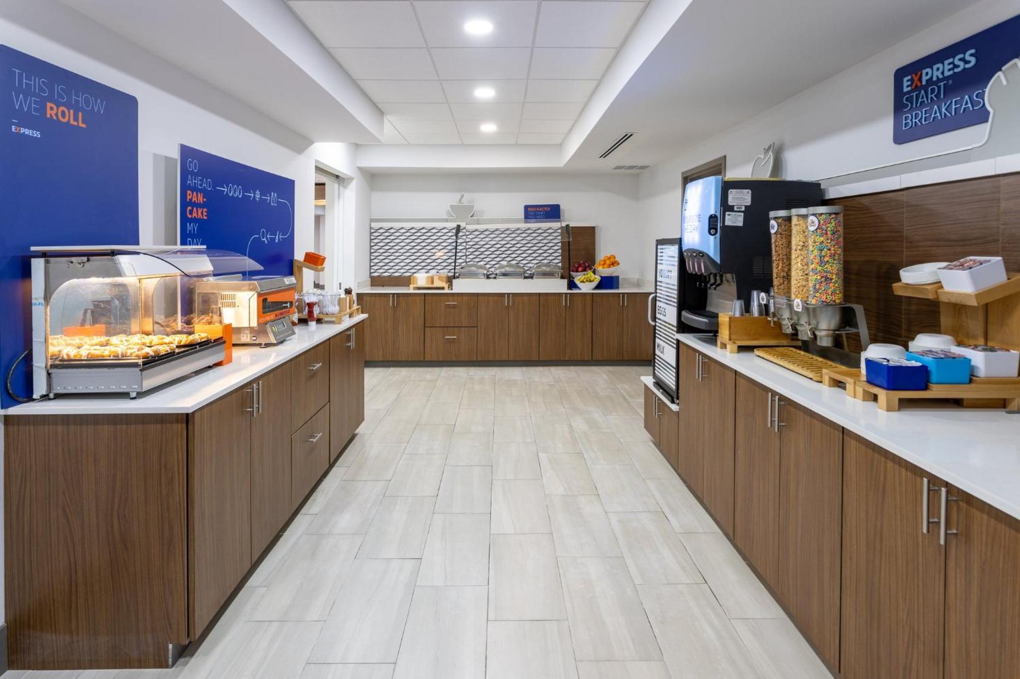 Holiday Inn Express Hotel & Suites Vineland Millville By Ihg Екстериор снимка